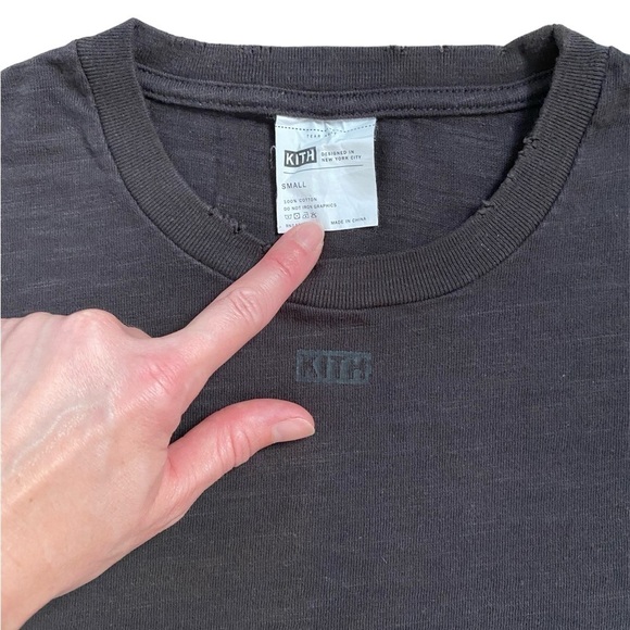 Kith Distressed Heavy Weight Black Cotton Short Sleeve T-Shirt Small Unisex - Picture 2 of 10